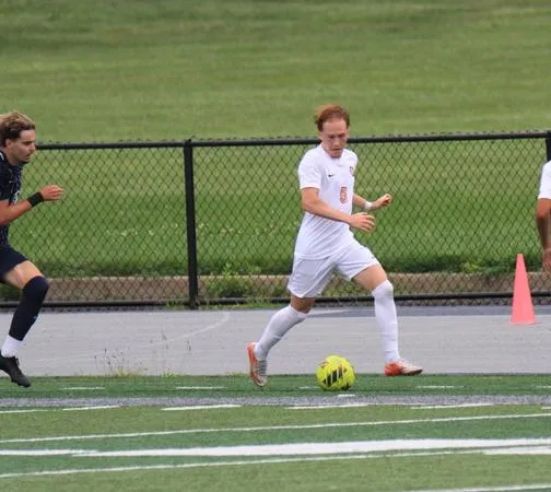 Tross finds net in final minutes to snag Men's Soccer's first win of season