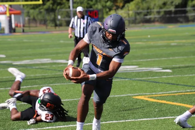 Football Drops Season Opener 31-13 to West Virginia Wesleyan
