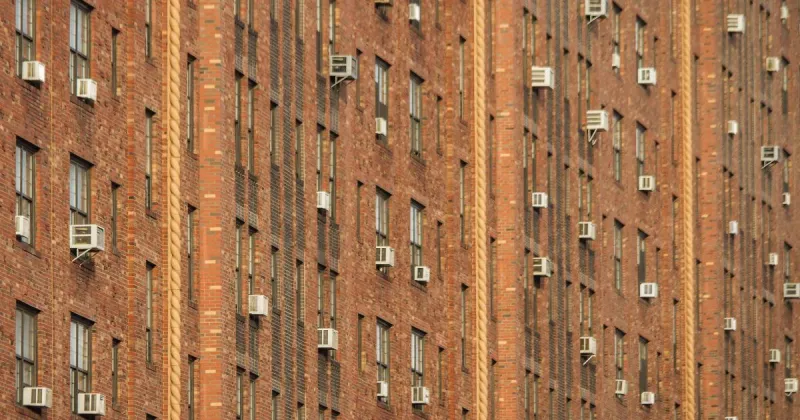 How much air conditioning usage actually prevents heat deaths?