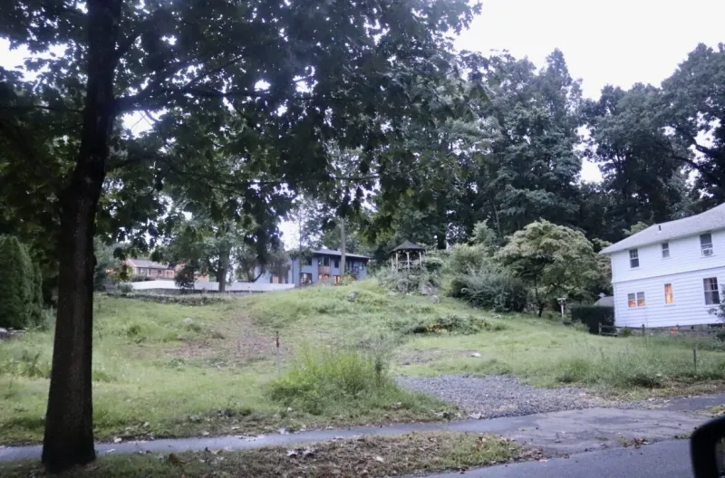 P&Z Watch: Proposed Loughlin Ave "Twin Houses" Would Look Like One Big, Tall Building