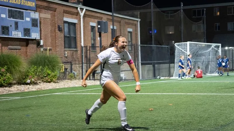 Simpson Scores Twice in Final 10 Minutes to Push New Haven Past Saint Peter's