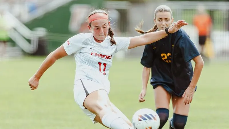 Stags Take Down Siena to Stay Unbeaten in Metro Conference Play