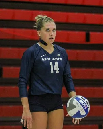 Volleyball goes 3-0 at the NJIT Invitational; Kearns Earns MVP