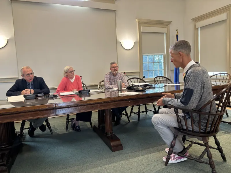 Old Lyme Backs Point O' Woods Bid for State Dredging Funds