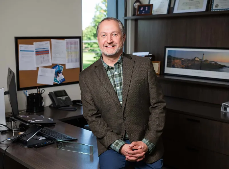Robert Smith Named Interim Dean of the School of Business