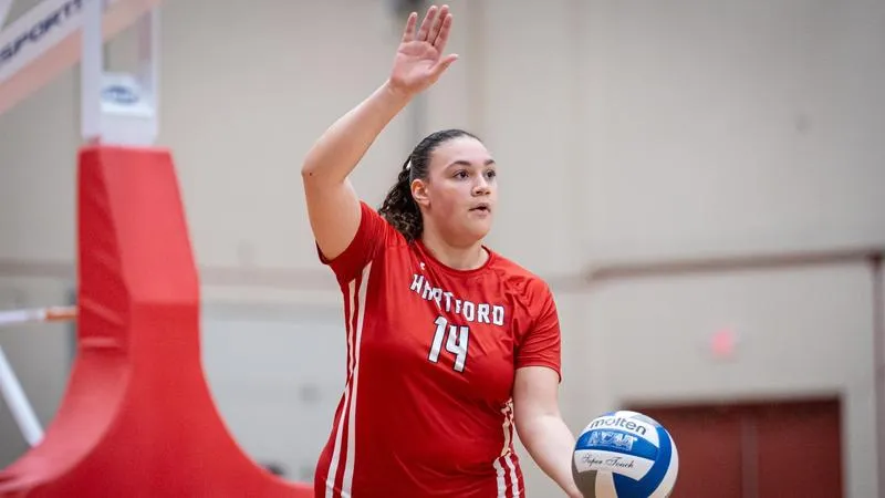 Hartford Volleyball Splits Tri-Match Against Mount Saint Mary College and Amherst College