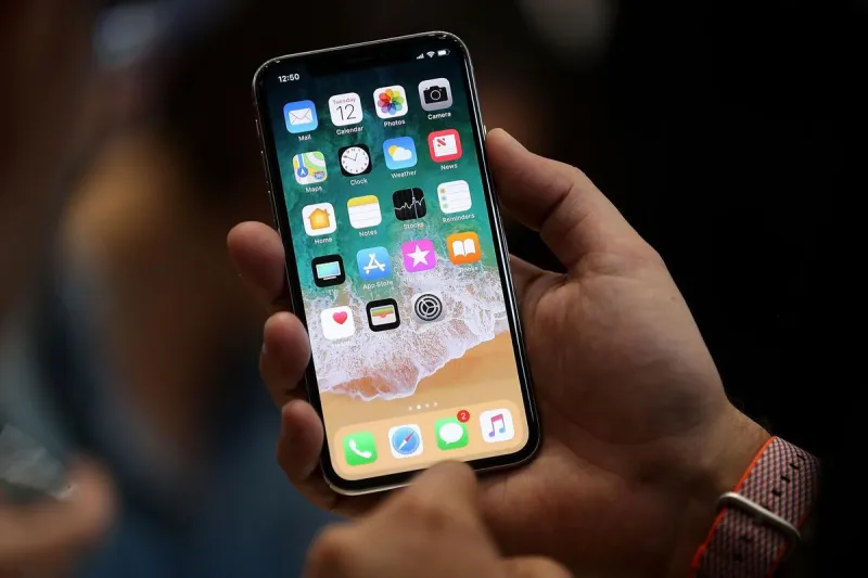 This New Restaurant Trend Could Never Work in Connecticut -- No Phones?