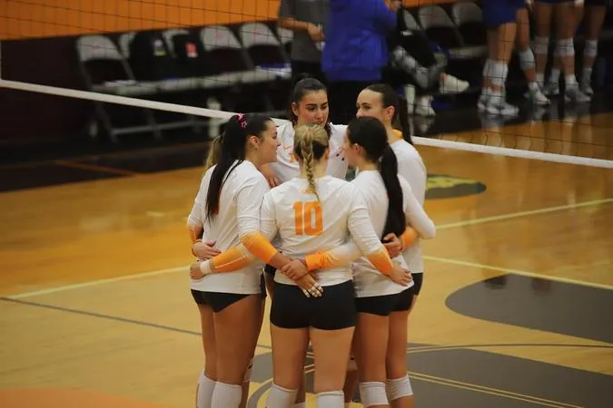 Eagles Volleyball defeats Georgian Court in first sweep of season