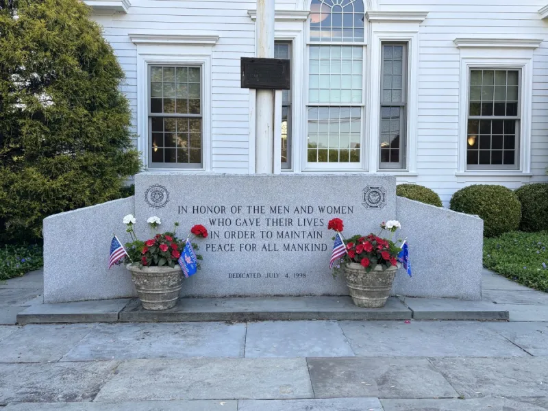 Shoemaker Overrides Historic District Commission Denial With Blue and Gold Star Memorials at Old Lyme Town Hall