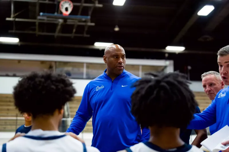 Scott Burrell Brings Coaching Perspective to New Haven Language Educators