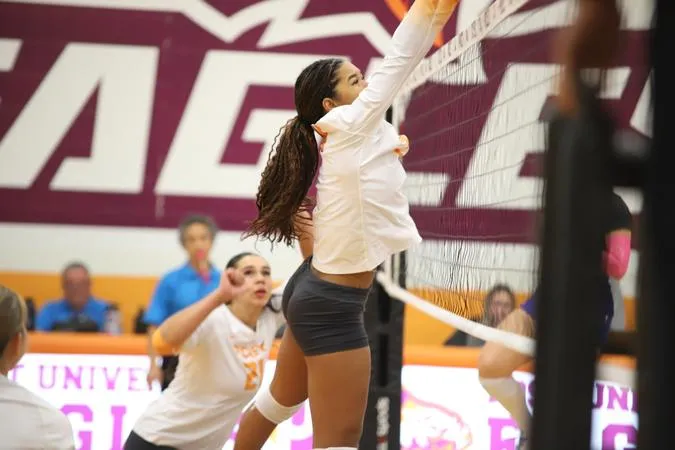 Eagles win second straight propelled by Duncan's 13 kills, four blocks