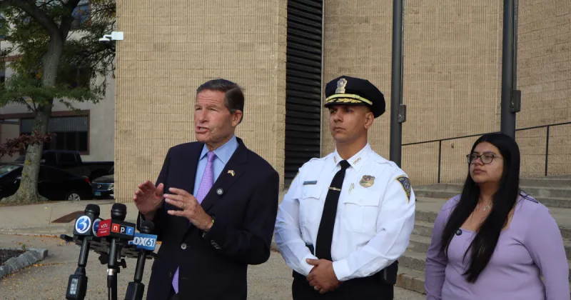 Blumenthal bill would ban gun sales to people under temporary restraining orders