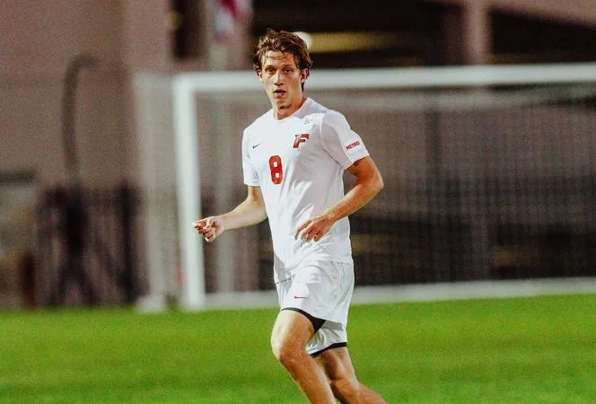 Men's Soccer Continues Metro Play At Iona On Saturday