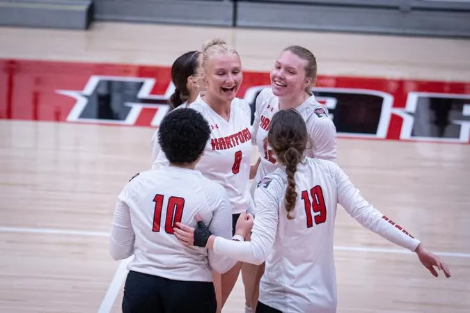 Hartford Women's Volleyball Defeat University of New England in 5-Set Thriller