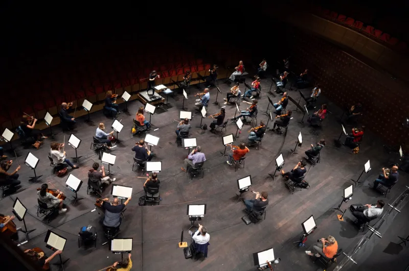 Elim Chan hired as San Francisco Symphony's first female music director