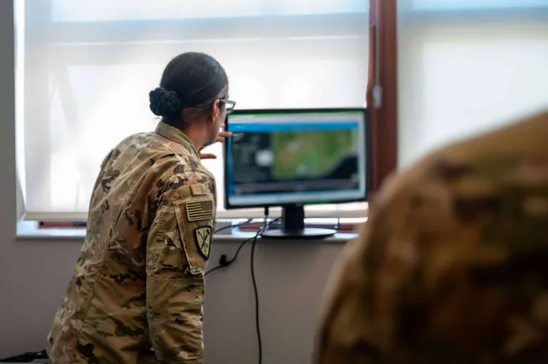 Army asks its vendors to 'jailbreak' their own systems