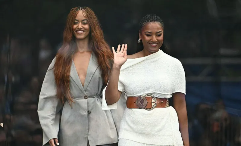 Forever First Daughters Malia & Sasha Obama Reunite With Parents For Rare Public Appearance At Star-Studded Obama Presidential Center Opening