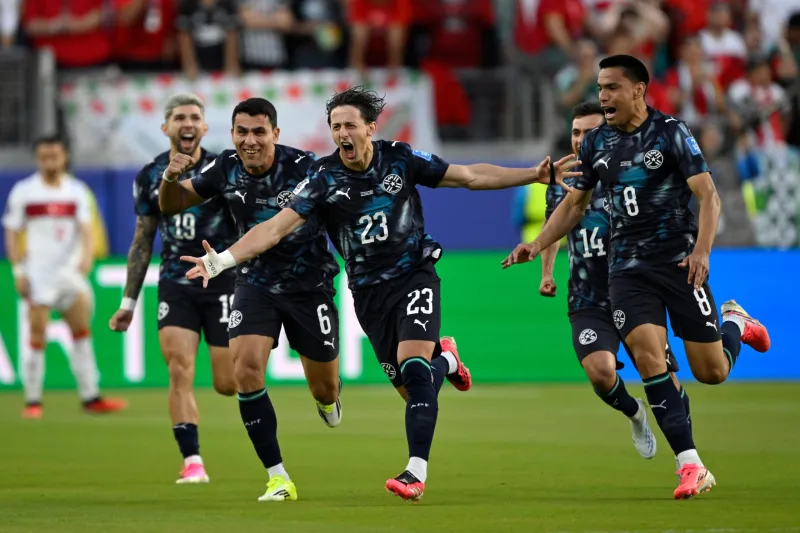 Paraguay beats Turkey 1-0 at the World Cup despite being down a man to clinch Group D for US