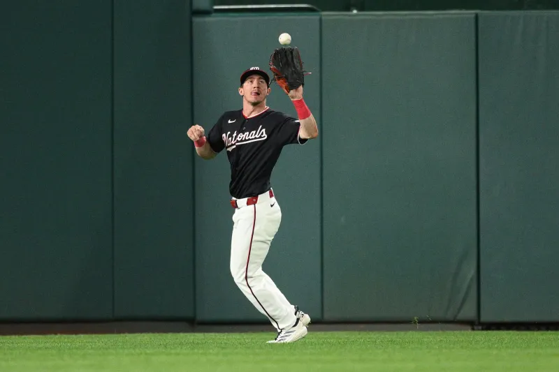 Nationals' Jacob Young leaves game after crashing into outfield wall