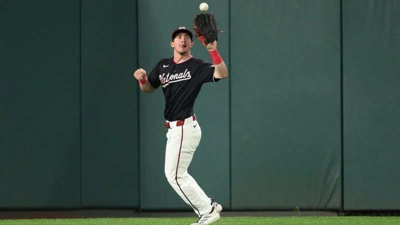Nationals' Jacob Young leaves game after crashing into outfield wall
