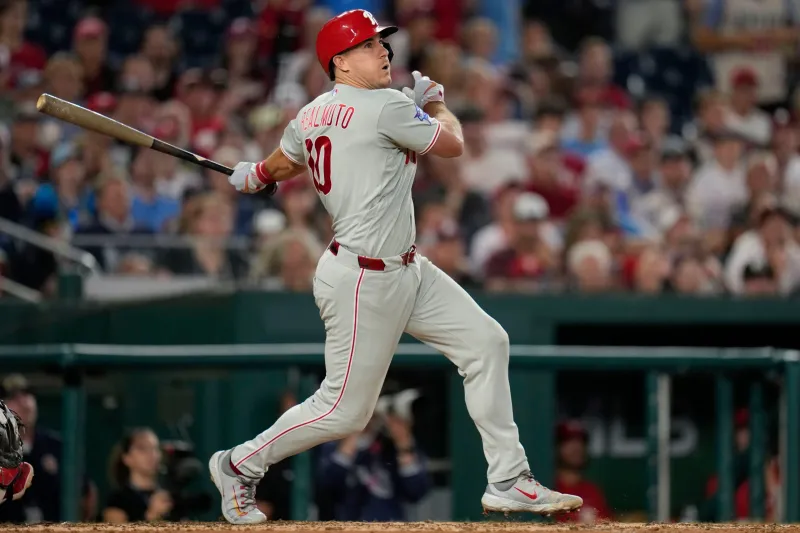 Phillies score 8 runs in the ninth inning and rally past the Nationals 14-9
