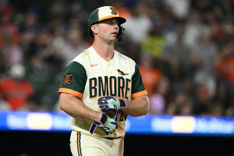 Alonso reaches 500 consecutive games, and Olson is closing in on the Braves' franchise record