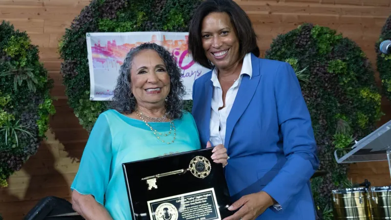 Mayor Bowser presents key to the city to media mogul Cathy Hughes