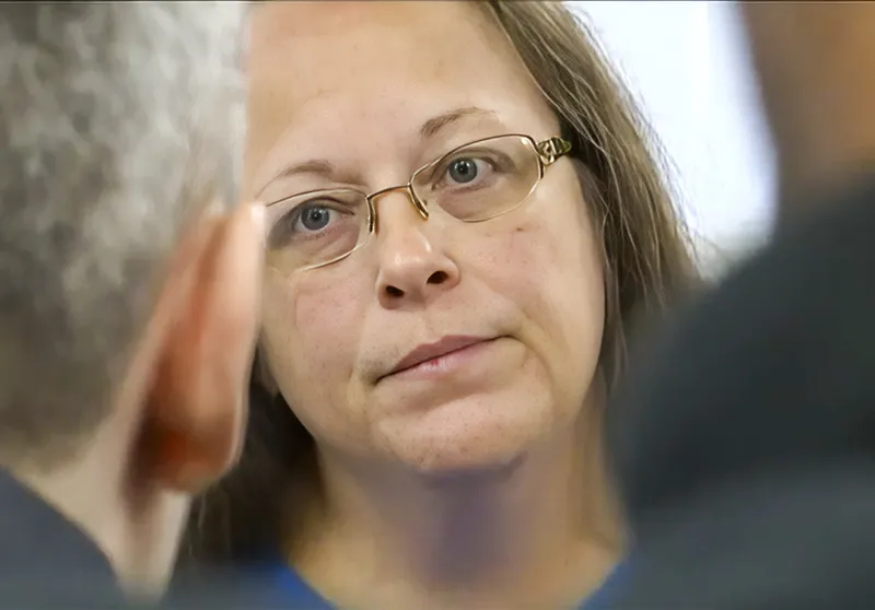 Kim Davis Accused of Hiding Assets to Avoid Paying Gay Couple