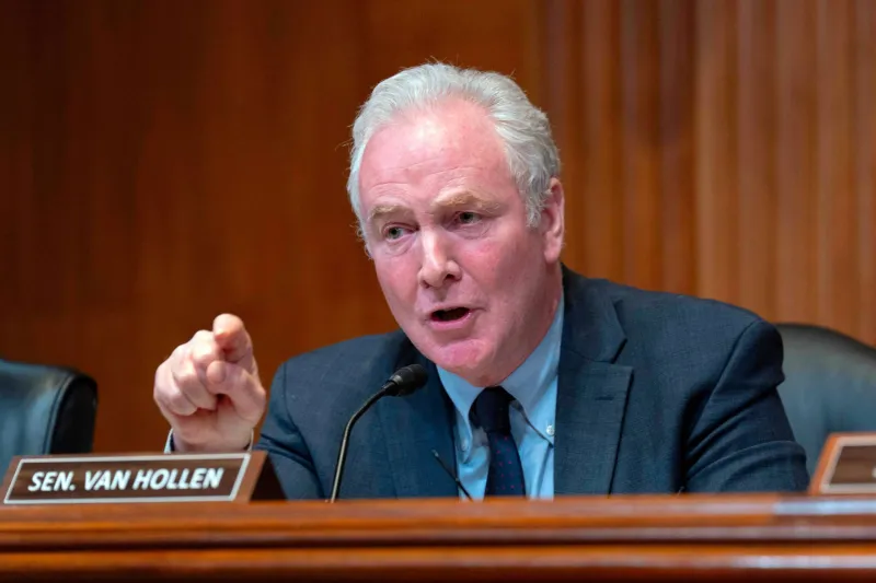 A key MSPB ruling threatens civil service protections, Democrats warn