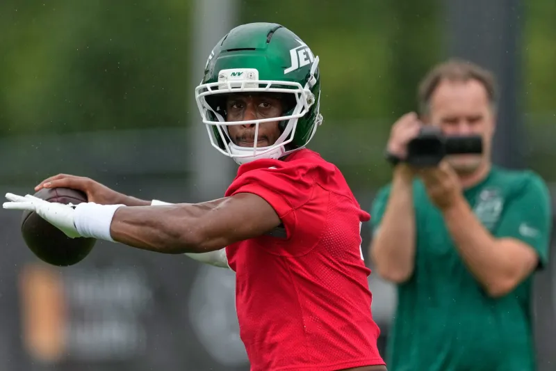 At 35 and in 14th season, Jets' Geno Smith has Frank Reich seeing a QB in his prime 'like he's 28'