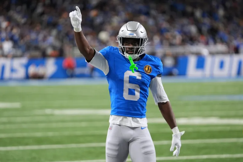 Seahawks and CB Terrion Arnold, who faces felony charges, are working on a deal, AP source says