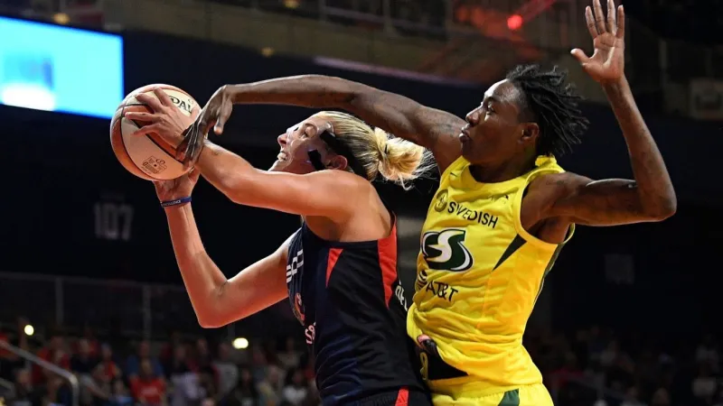 A trailblazing women's class enters the Hall: 1996 US Olympic team, Delle Donne, Holdsclaw