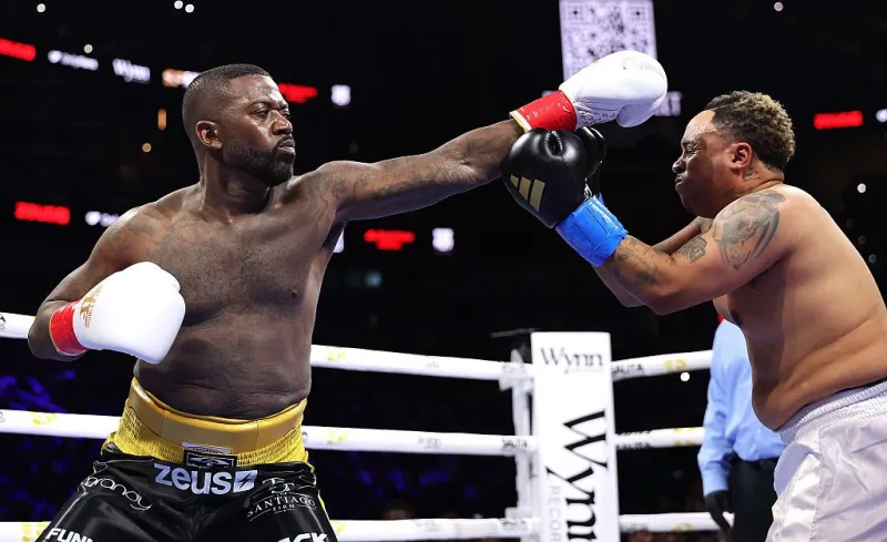 Battle Of The Boneheads: Ray J Puts The 'One Wish' Whim Whammy On Orlando Brown In Undercard Match, Brandy Shows Sisterly Support