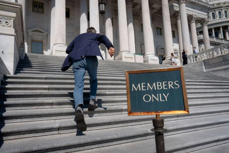 Congress may be on recess, but the campaign for governing power is still underway