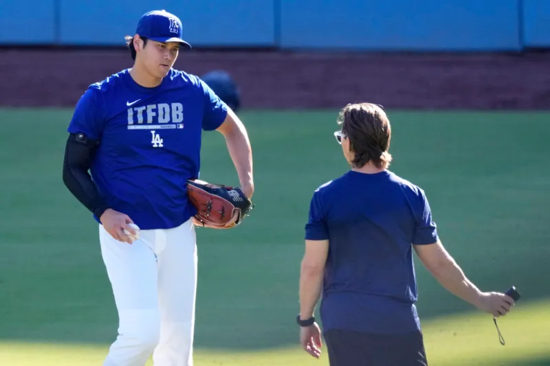 A thumbs-up and 30 pitches: Ohtani's latest step back toward the Dodgers' mound