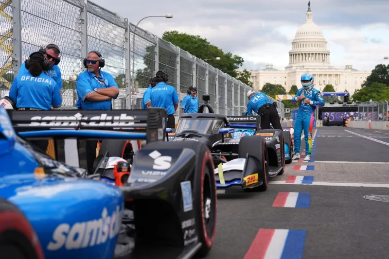 Trump waves the green flag to start the IndyCar race as drivers zoom through Washington's streets