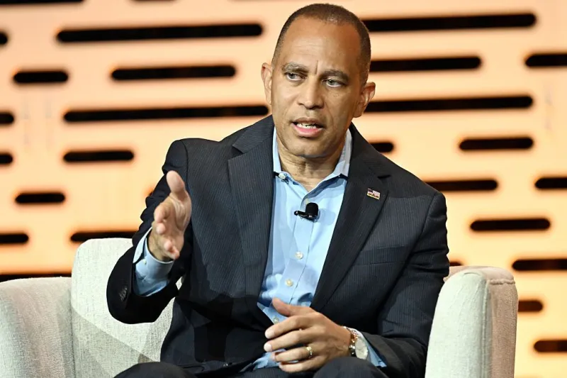 Hakeem Jeffries Keeps Doubling Down On Israel As Dem. Voters Turn Away Over Kushner Meeting