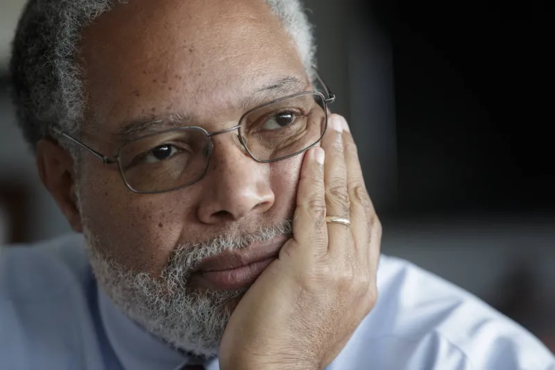 Lonnie Bunch to retire from Smithsonian leadership following clash with Trump administration