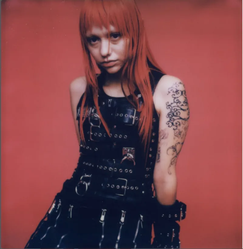 AKRIILA's 'lucy mir al mundo y not que est girando' Is a Microcosm of Love