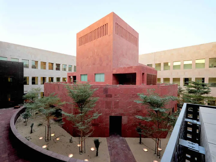 GU-Q Students, Staff Return to Campus After Iran War Closures