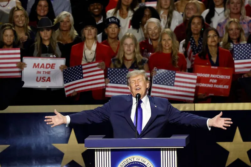 Donald Trump Promises $5K To American Adults Who Vote For GOP In Midterms, Critics Slam It As An Obvious "Bribe"