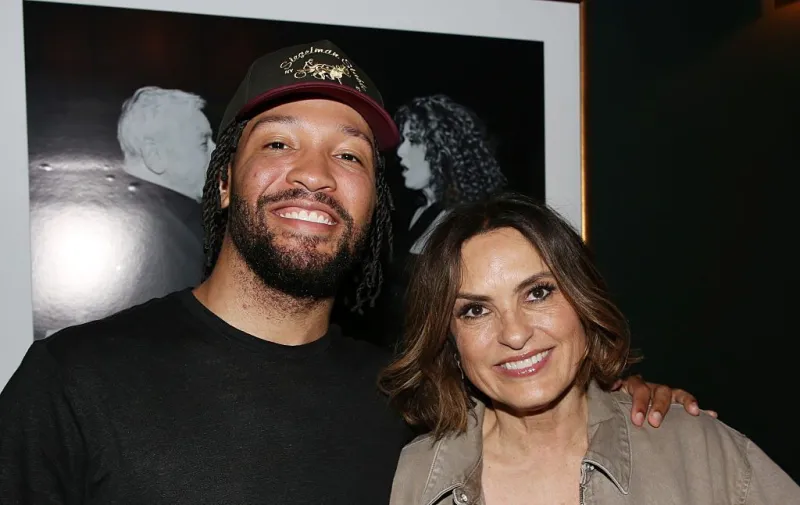 Jalen Brunson Takes Over Emmys Opening Skit With Host & NY Knicks Fan Mariska Hargitay