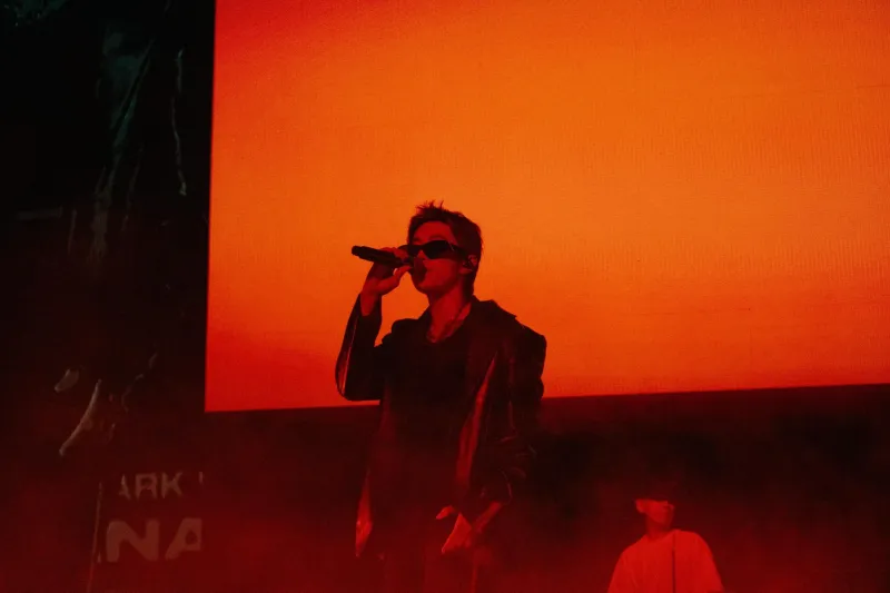 LNGSHOT Serenades, Jay Park Body Rolls in a Playful Night at The Anthem