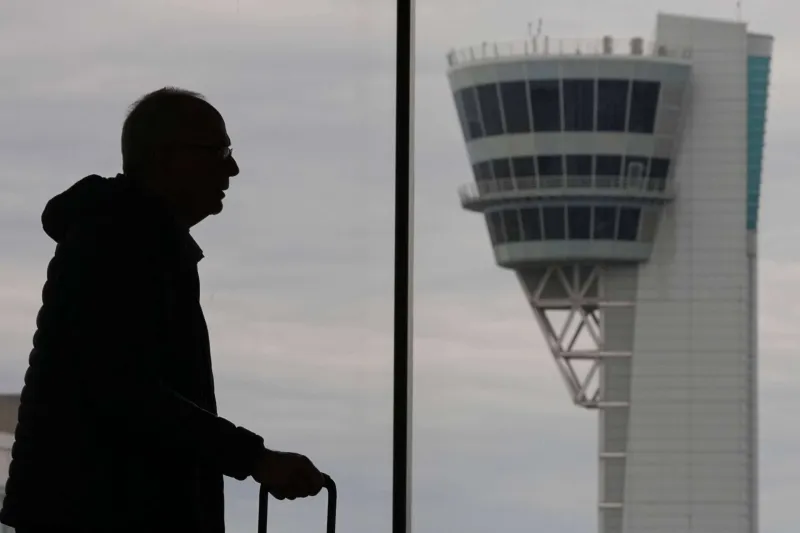 Air traffic control calamity disrupting hundreds of US flights spotlights the aging system
