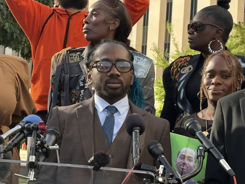 Trayon White renews bid for acquittal, as jury returns for 4th day of trial deliberations