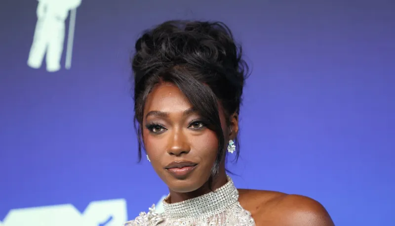 It-Girls Run The World! 'Love Island USA' Star Aniya Harvey Flaunts Lethal Face Card At VMAs, Extends Post-Villa Winning Streak With Sweet Hershey's Deal