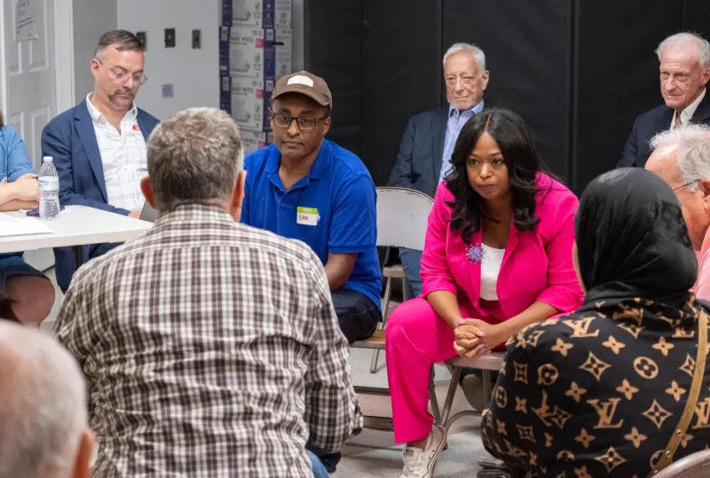 DC mayoral hopeful seeks feedback from Ward 2 residents at public forum event