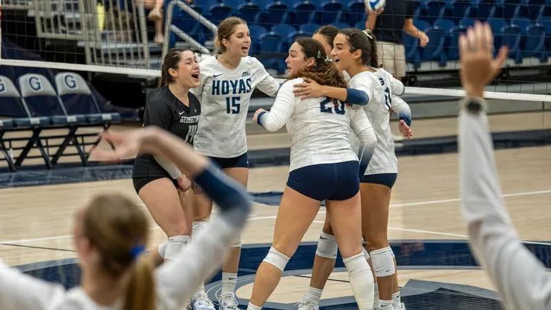 Hoyas Sweep Huskies for First BIG EAST Victory