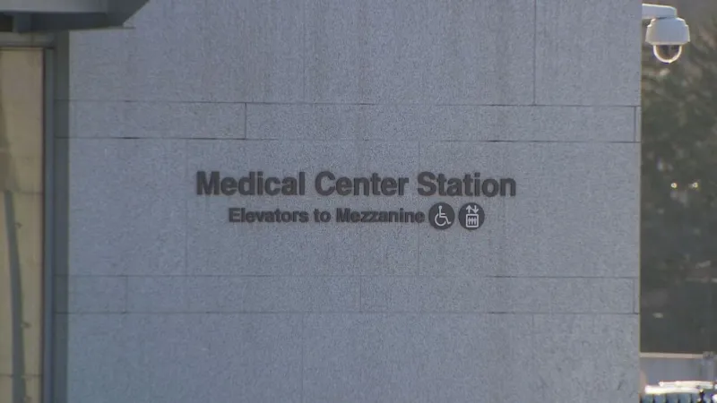 Red Line trains single tracking due to electrical problem near Medical Center station