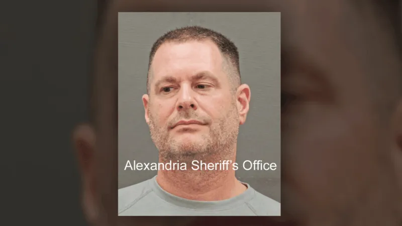 Ex-CIA officer pleads guilty in theft of $40M in gold bars